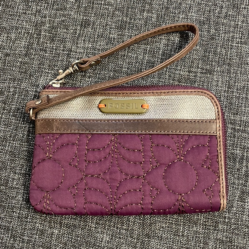 Fossil Wristlet